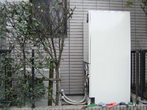 埼玉県新座市Y様邸　エコキュート【施工途中】
