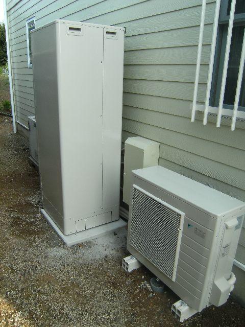 埼玉県比企郡I様邸　エコキュート