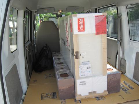 車に乗せて出発です【長野県長野市蓄熱暖房器工事】【長野県長野市電気工事】【長野県長野市オール電化工事】【長野県長野市太陽光発電工事】エコ電化ＪＰ【大光電気商会】