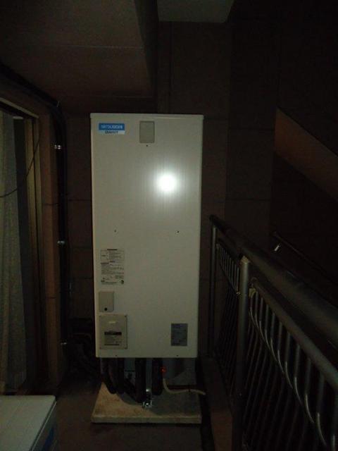 東京都荒川区M様邸　エコキュート