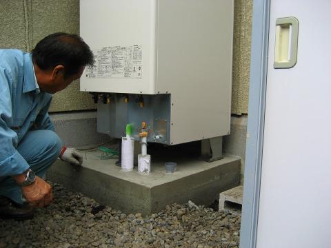 電気温水器をエコキュートに変えました。