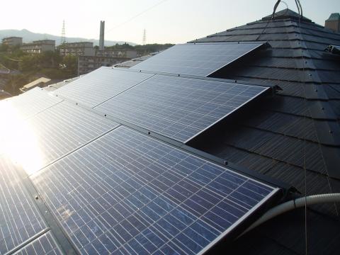 河合町Ｏ様邸太陽光発電システム工事。