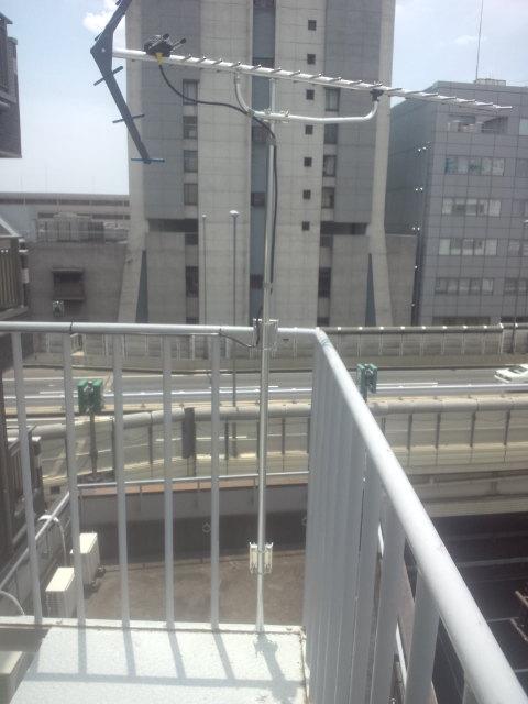 渋谷区笹塚の集合住宅にて地デジアンテナ工事