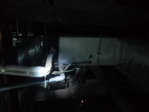 東京都渋谷区　お寺でのエアコン水漏れ修理