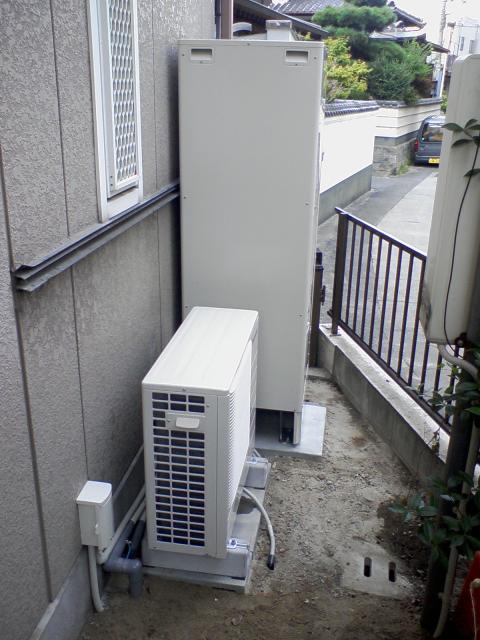 福岡市城南区　N様邸　エコキュート工事