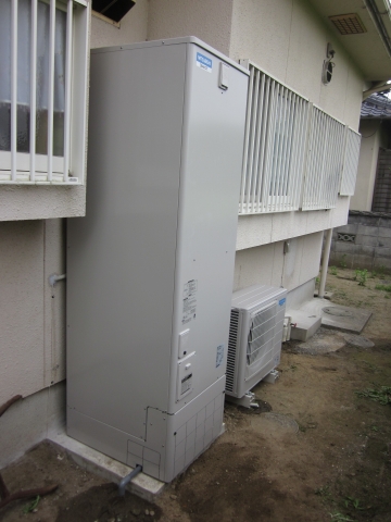大分県中津市K様邸　エコキュート