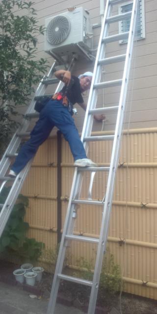 東京都世田谷区大原にてエアコン取り付け