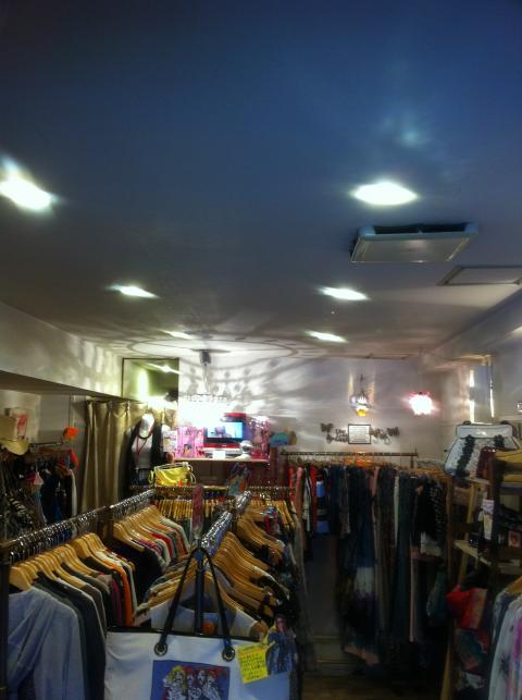 店舗ダウンライトLEDへ