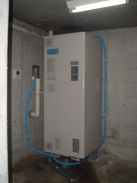 大阪府大東市Ｍ様　電気温水器工事