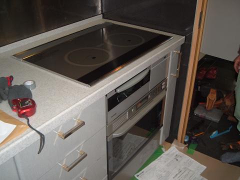 大阪府吹田市Ｍ様　ＩＨクッキングヒーター・オーブン工事