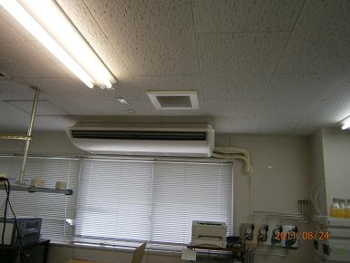 日立６馬力天吊りエアコン取り換え