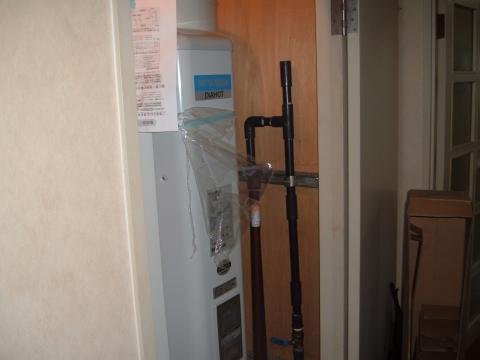 大阪府吹田市Ｋ様　電気温水器工事