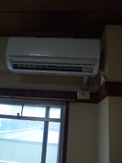 東京都世田谷区　エアコン工事