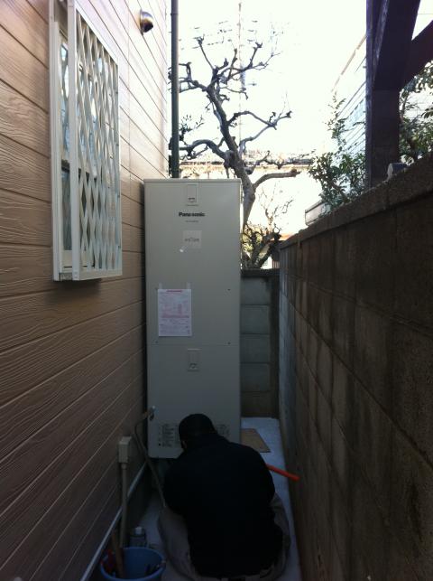 東京都杉並区　エコキュート設置工事