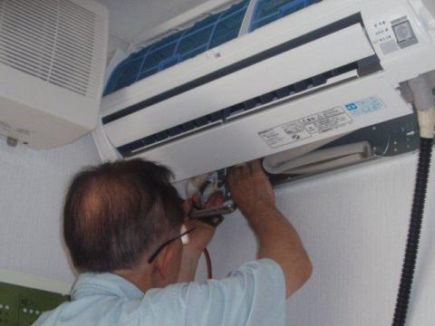 隠蔽配管エアコンの入替 その2（東京都町田市）