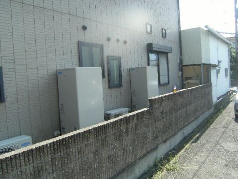 山梨県南アルプス市K様邸　エコキュート2台