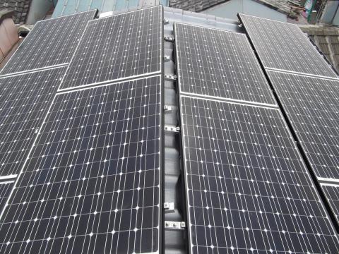 屋根に穴を開けない太陽光発電設置工事