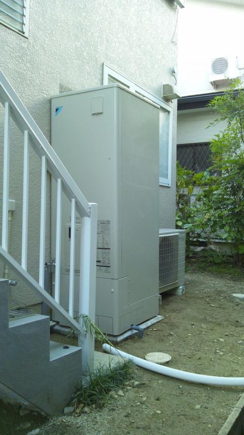 兵庫県宝塚市K様　エコキュート工事