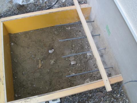 鉄筋アンカーです！【長野県長野市エコキュート工事】【長野県長野市オール電化工事】街の工事屋さん・エコ電化ＪＰ【大光電気商会】へご依頼下さい