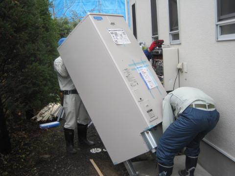 後ろは大丈夫だよ！【長野県長野市エコキュート工事】【長野県長野市オール電化工事】街の工事屋さん・エコ電化ＪＰ【大光電気商会】へご依頼下さい