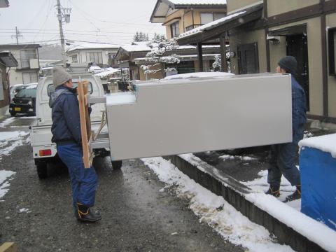 足元に気を付けてね【長野県長野市エコキュート工事】【長野県長野市オール電化工事】街の工事屋さん・エコ電化JP【大光電気商会】へご依頼下さい