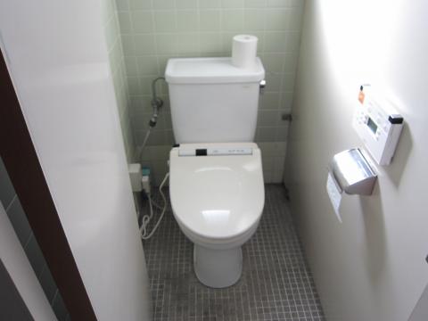 温水暖房便座工事