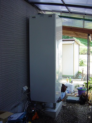 エコキュートSRT-HP46W3設置途中