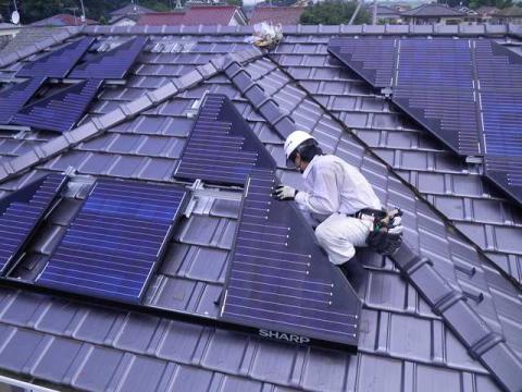 複雑な形状の屋根にも?