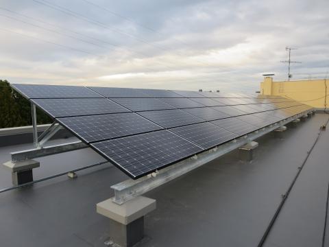 産業用太陽光発電　Panasonic18.6kW　大阪府守口市立下島小学校