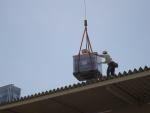 ヤマト運輸倉庫の屋根へ産業用太陽光発電３６ｋｗの設置工事の御紹介です。