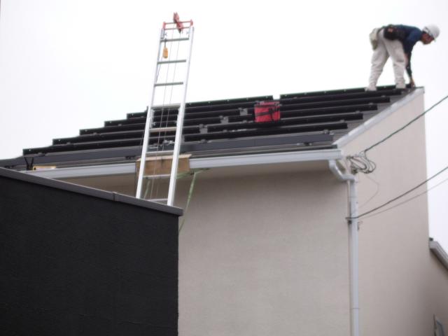 架台取り付け作業