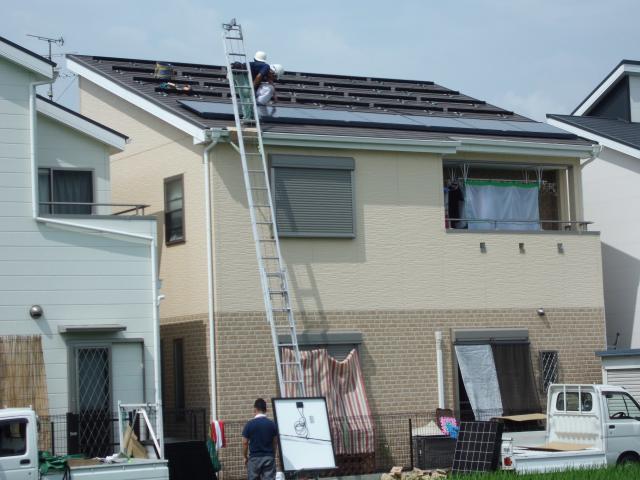 パネル設置作業開始