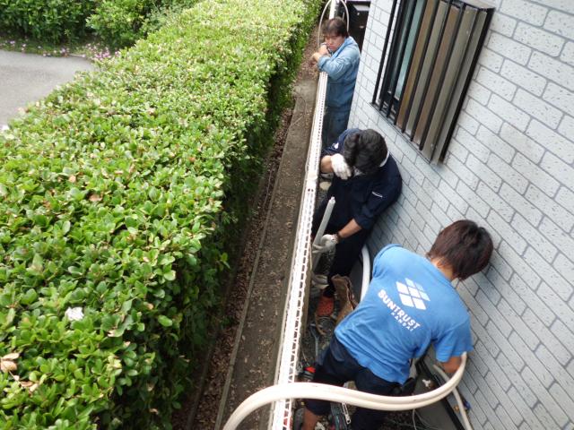 作業2人のみフェンス内に!!