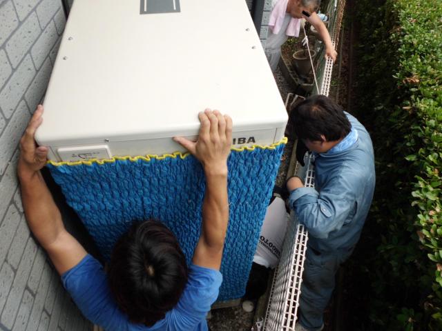 保護カバー使用での狭幅搬入作業