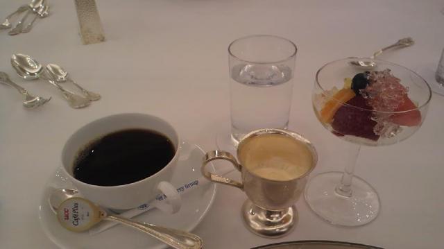 フルーツ&バニラアイスorH.コーヒーです。