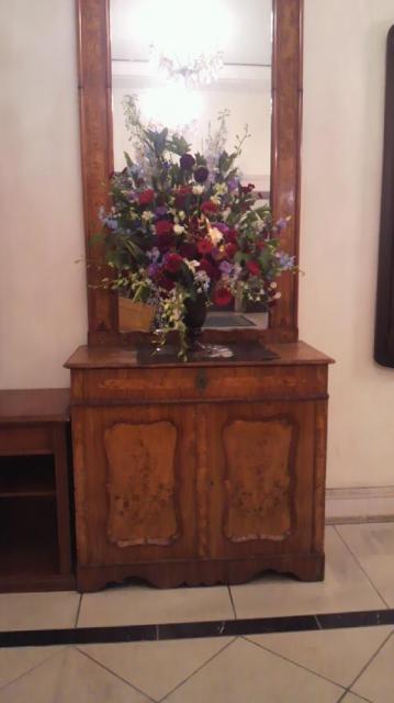 1F:EV横・生花/豪華!