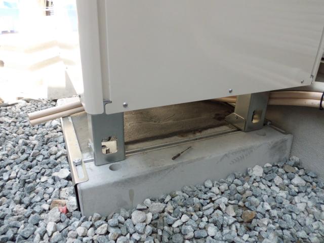 機器固定のボトル止め完了！