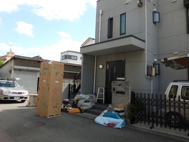 製品一式と備品のコンポ開示