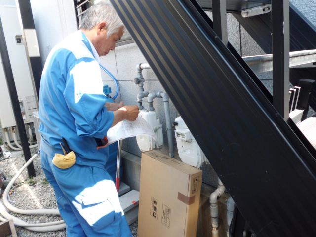 大阪ガス業者さんの撤去に取り掛かります