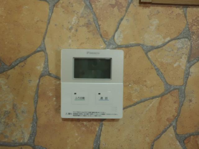 エコキュート：グリル横用・リモコン設置完成！