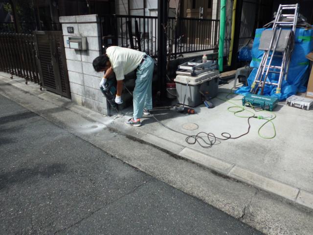 門扉の支柱撤去作業