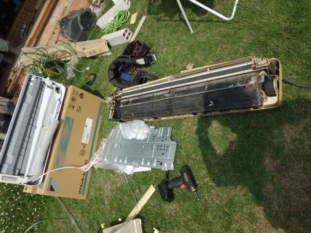 十数年間のご愛用(旧)エアコン⇒お疲れ様♪