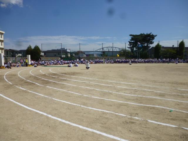 残暑の中で競技は・・・晴天で日影が欲しい?!