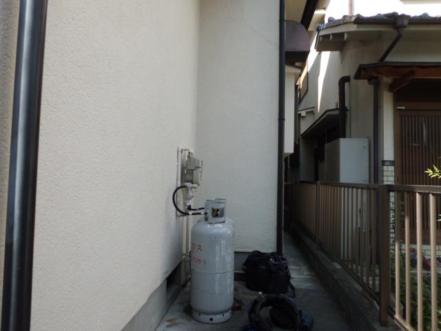LPガス給湯器撤去後で、すっきり!!