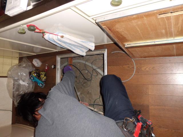 床下=新設/配線作業!