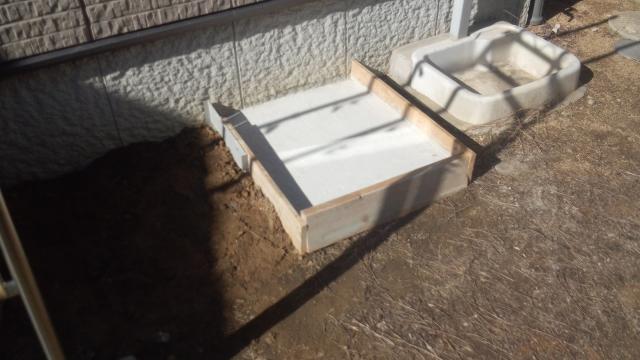 エコキュート設置場所/コンクリート型入れ過程