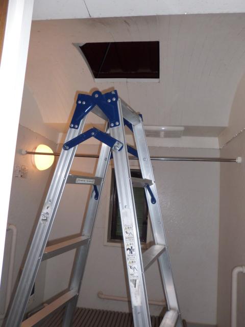 浴室天井裏の配線工事!