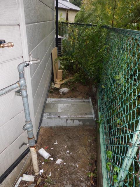 架台設置の型枠台作業