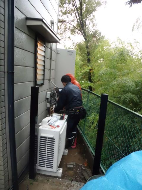 配管・配線作業等・・・。