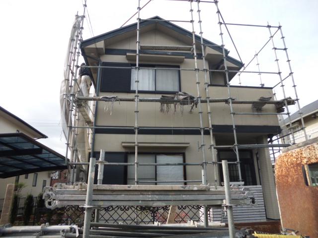 丁寧・慎重に養生シートの設置!